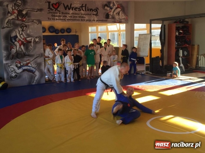 Zdjęcie w galerii na portalu naszraciborz.pl: Olimpijczyk z wizytą w klubie Łamator  wiadomości z regionu