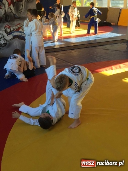 Zdjęcie w galerii na portalu naszraciborz.pl: Olimpijczyk z wizytą w klubie Łamator  wiadomości z regionu