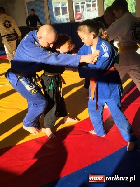 Zdjęcie w galerii na portalu naszraciborz.pl: Olimpijczyk z wizytą w klubie Łamator  wiadomości z regionu