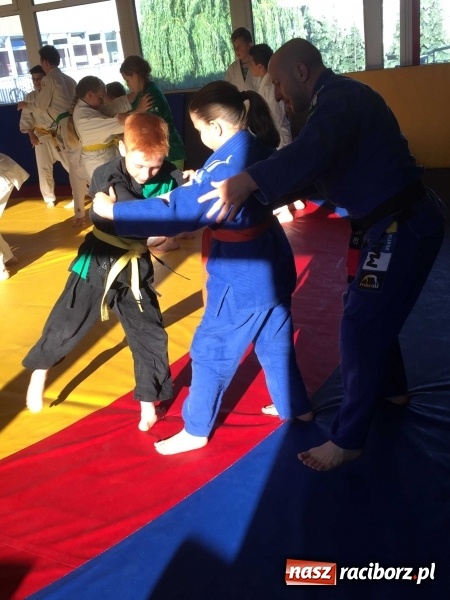 Zdjęcie w galerii na portalu naszraciborz.pl: Olimpijczyk z wizytą w klubie Łamator  wiadomości z regionu