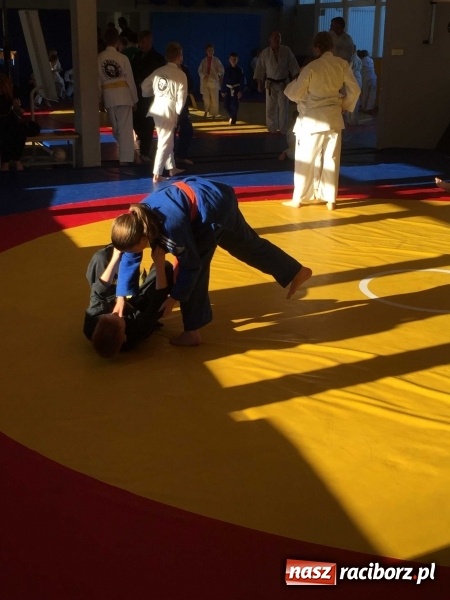 Zdjęcie w galerii na portalu naszraciborz.pl: Olimpijczyk z wizytą w klubie Łamator  wiadomości z regionu