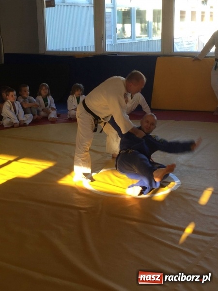 Zdjęcie w galerii na portalu naszraciborz.pl: Olimpijczyk z wizytą w klubie Łamator  wiadomości z regionu