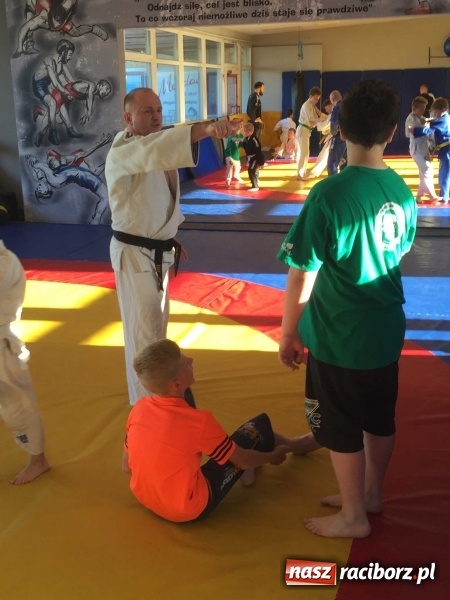 Zdjęcie w galerii na portalu naszraciborz.pl: Olimpijczyk z wizytą w klubie Łamator  wiadomości z regionu