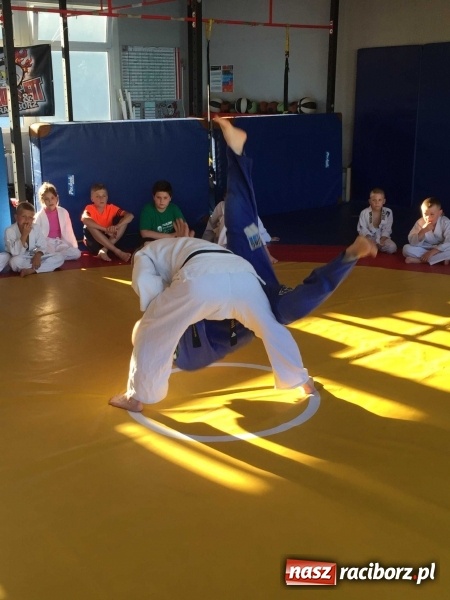 Zdjęcie w galerii na portalu naszraciborz.pl: Olimpijczyk z wizytą w klubie Łamator  wiadomości z regionu