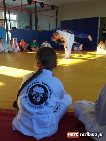 Zdjęcie w galerii na portalu naszraciborz.pl: Olimpijczyk z wizytą w klubie Łamator  wiadomości z regionu