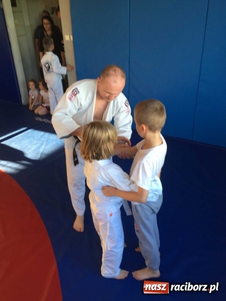 Zdjęcie w galerii na portalu naszraciborz.pl: Olimpijczyk z wizytą w klubie Łamator  wiadomości z regionu