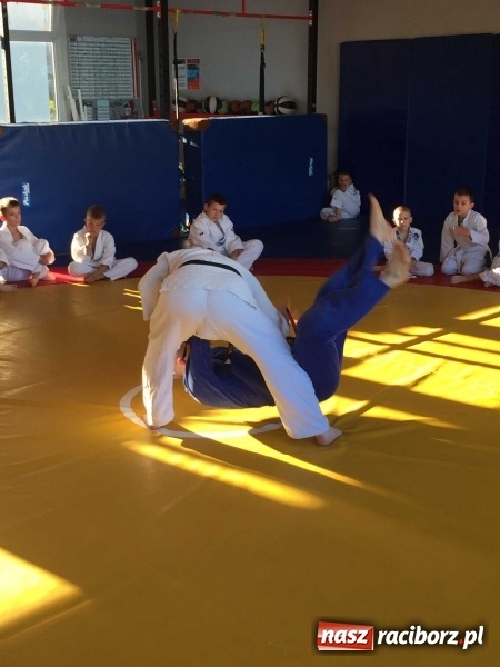 Zdjęcie w galerii na portalu naszraciborz.pl: Olimpijczyk z wizytą w klubie Łamator  wiadomości z regionu