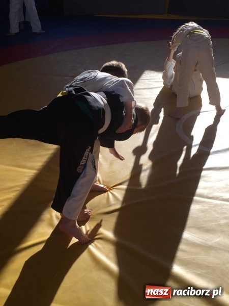 Zdjęcie w galerii na portalu naszraciborz.pl: Olimpijczyk z wizytą w klubie Łamator  wiadomości z regionu