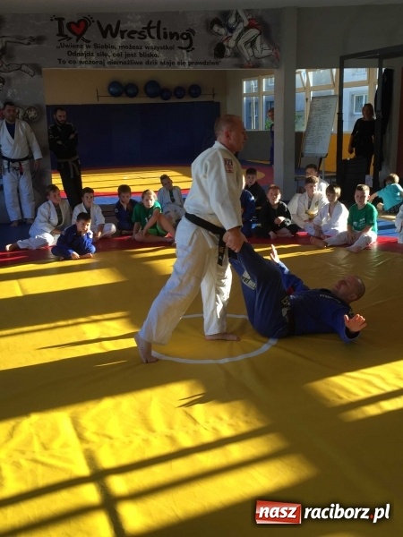 Zdjęcie w galerii na portalu naszraciborz.pl: Olimpijczyk z wizytą w klubie Łamator  wiadomości z regionu