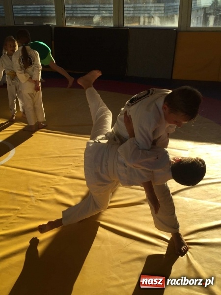 Zdjęcie w galerii na portalu naszraciborz.pl: Olimpijczyk z wizytą w klubie Łamator  wiadomości z regionu