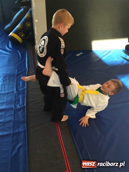 Zdjęcie w galerii na portalu naszraciborz.pl: Olimpijczyk z wizytą w klubie Łamator  wiadomości z regionu