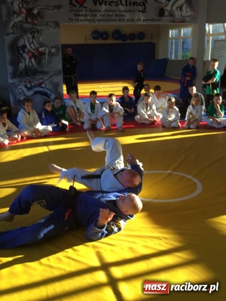 Zdjęcie w galerii na portalu naszraciborz.pl: Olimpijczyk z wizytą w klubie Łamator  wiadomości z regionu