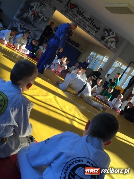 Zdjęcie w galerii na portalu naszraciborz.pl: Olimpijczyk z wizytą w klubie Łamator  wiadomości z regionu