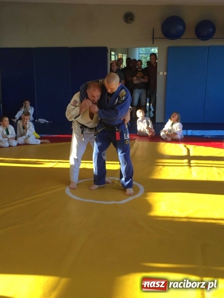 Zdjęcie w galerii na portalu naszraciborz.pl: Olimpijczyk z wizytą w klubie Łamator  wiadomości z regionu