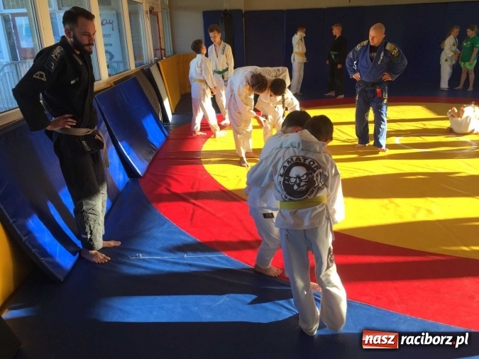 Zdjęcie w galerii na portalu naszraciborz.pl: Olimpijczyk z wizytą w klubie Łamator  wiadomości z regionu