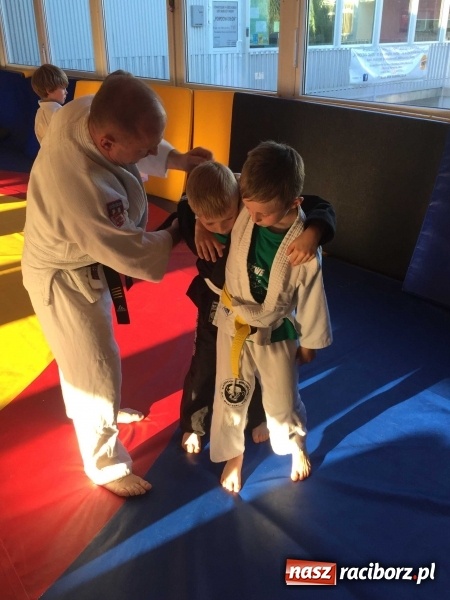 Zdjęcie w galerii na portalu naszraciborz.pl: Olimpijczyk z wizytą w klubie Łamator  wiadomości z regionu