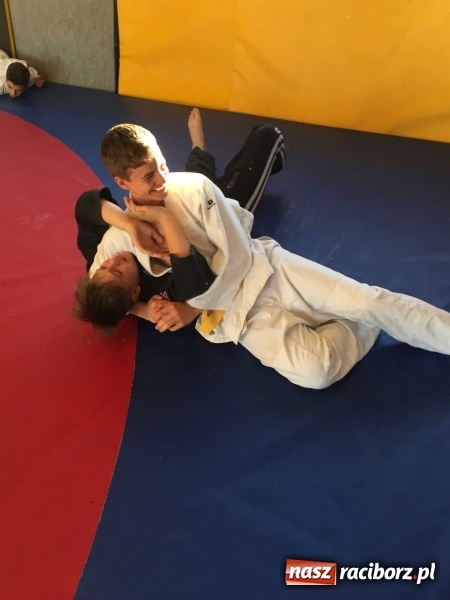 Zdjęcie w galerii na portalu naszraciborz.pl: Olimpijczyk z wizytą w klubie Łamator  wiadomości z regionu