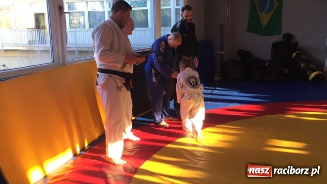 Zdjęcie w galerii na portalu naszraciborz.pl: Olimpijczyk z wizytą w klubie Łamator  wiadomości z regionu