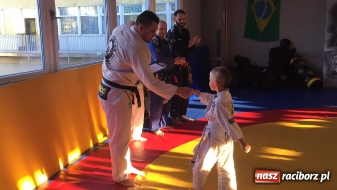 Zdjęcie w galerii na portalu naszraciborz.pl: Olimpijczyk z wizytą w klubie Łamator  wiadomości z regionu