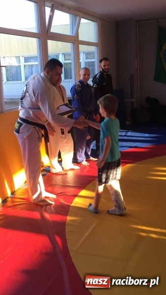 Zdjęcie w galerii na portalu naszraciborz.pl: Olimpijczyk z wizytą w klubie Łamator  wiadomości z regionu