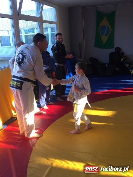 Zdjęcie w galerii na portalu naszraciborz.pl: Olimpijczyk z wizytą w klubie Łamator  wiadomości z regionu