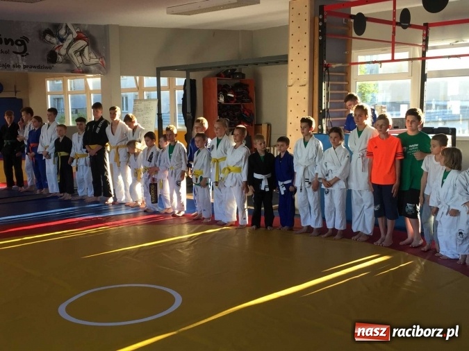 Zdjęcie w galerii na portalu naszraciborz.pl: Olimpijczyk z wizytą w klubie Łamator  wiadomości z regionu