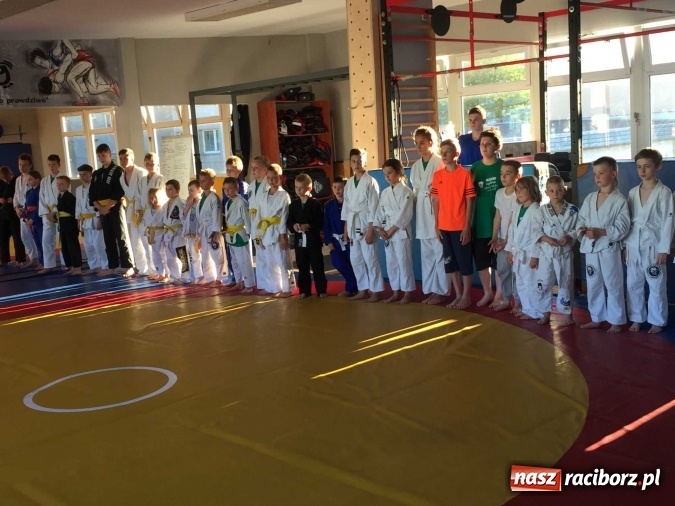 Zdjęcie w galerii na portalu naszraciborz.pl: Olimpijczyk z wizytą w klubie Łamator  wiadomości z regionu