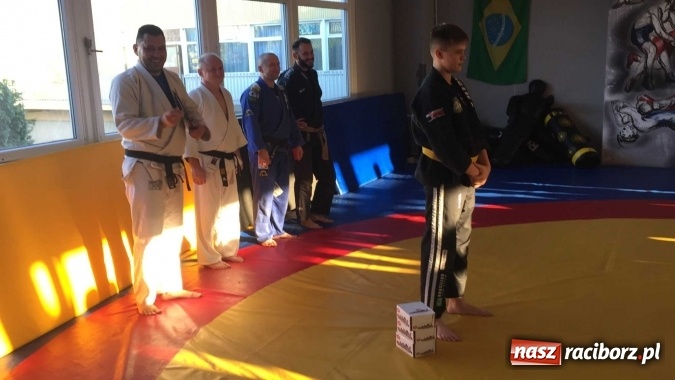 Zdjęcie w galerii na portalu naszraciborz.pl: Olimpijczyk z wizytą w klubie Łamator  wiadomości z regionu