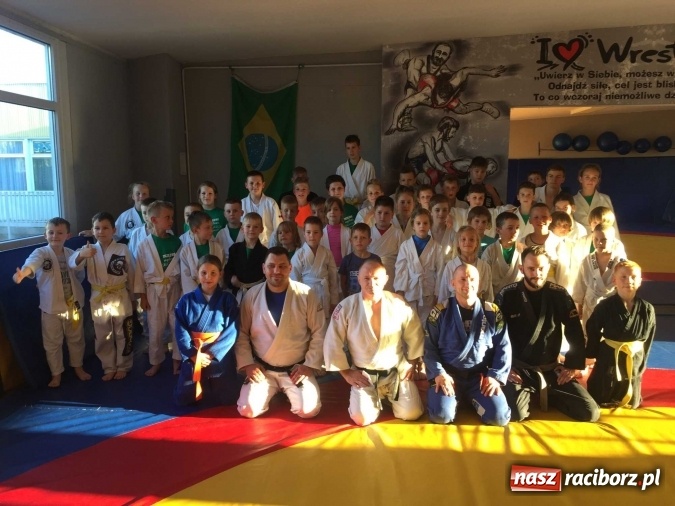 Zdjęcie w galerii na portalu naszraciborz.pl: Olimpijczyk z wizytą w klubie Łamator  wiadomości z regionu