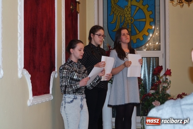 Zdjęcie w galerii na portalu naszraciborz.pl: Finansoaktywni. Misja: Budżet - debata w Kuźni Raciborskiej w ramach projektu edukacyjnego wiadomości z regionu