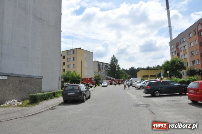 Zdjęcie w galerii na portalu naszraciborz.pl: Pożar mieszkania przy ul. Krasickiego w Kuźni Raciborskiej  wiadomości z regionu