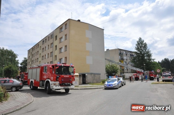 Zdjęcie w galerii na portalu naszraciborz.pl: Pożar mieszkania przy ul. Krasickiego w Kuźni Raciborskiej  wiadomości z regionu