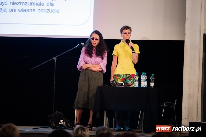 Zdjęcie w galerii na portalu naszraciborz.pl: Komunikacja pomiędzy osobami autystycznymi a neurotypowymi - konferencja w Domu Kultury Strzecha wiadomości z regionu