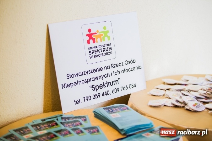Zdjęcie w galerii na portalu naszraciborz.pl: Komunikacja pomiędzy osobami autystycznymi a neurotypowymi - konferencja w Domu Kultury Strzecha wiadomości z regionu