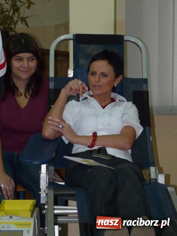 Zdjęcie w galerii na portalu naszraciborz.pl: Autobus Życia w raciborskim Medyku wiadomości z regionu