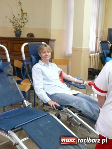 Zdjęcie w galerii na portalu naszraciborz.pl: Autobus Życia w raciborskim Medyku wiadomości z regionu