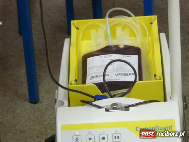 Zdjęcie w galerii na portalu naszraciborz.pl: Autobus Życia w raciborskim Medyku wiadomości z regionu