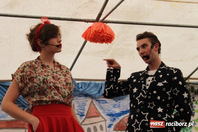 Zdjęcie w galerii na portalu naszraciborz.pl: Irrealis i Miraż gośćmi wieczoru na festynie szkolnym wiadomości z regionu