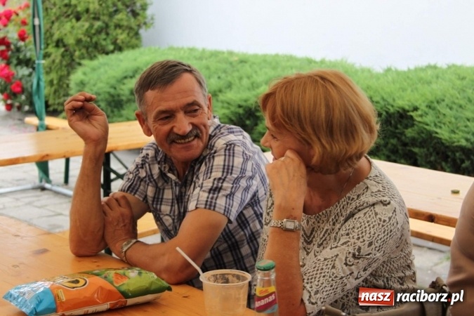 Zdjęcie w galerii na portalu naszraciborz.pl: Irrealis i Miraż gośćmi wieczoru na festynie szkolnym wiadomości z regionu