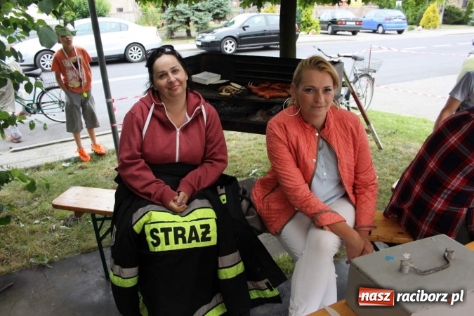 Zdjęcie w galerii na portalu naszraciborz.pl: Irrealis i Miraż gośćmi wieczoru na festynie szkolnym wiadomości z regionu