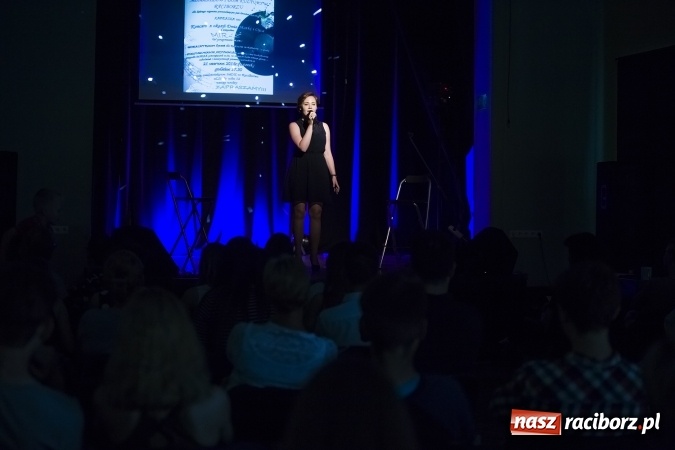 Zdjęcie w galerii na portalu naszraciborz.pl: Dzień Matki i Ojca z Mirażem w MDK wiadomości z regionu