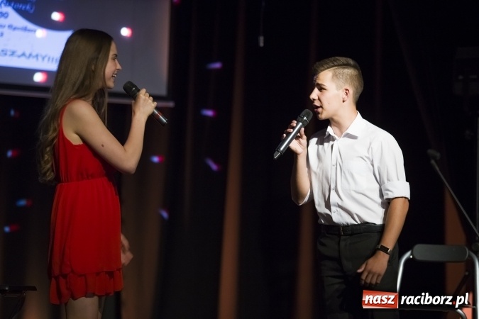 Zdjęcie w galerii na portalu naszraciborz.pl: Dzień Matki i Ojca z Mirażem w MDK wiadomości z regionu