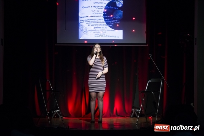 Zdjęcie w galerii na portalu naszraciborz.pl: Dzień Matki i Ojca z Mirażem w MDK wiadomości z regionu
