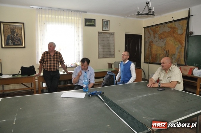 Zdjęcie w galerii na portalu naszraciborz.pl: Na spotkaniu z mieszkańcami w sprawie spichlerza byli prawie wszyscy... opr&oacute;cz mieszkańc&oacute;w wiadomości z regionu