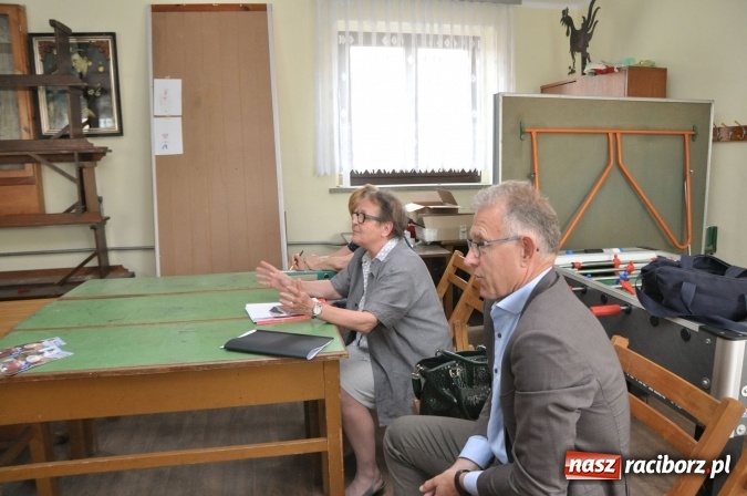 Zdjęcie w galerii na portalu naszraciborz.pl: Na spotkaniu z mieszkańcami w sprawie spichlerza byli prawie wszyscy... opr&oacute;cz mieszkańc&oacute;w wiadomości z regionu