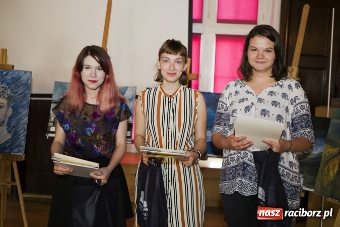 Zdjęcie w galerii na portalu naszraciborz.pl: Rozstrzygnięcie Konkursu Plastycznego 1050 lat Chrztu Polski wiadomości z regionu