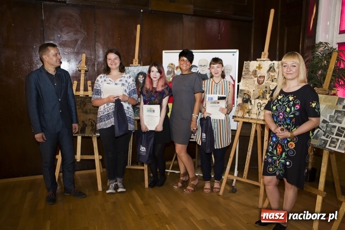 Zdjęcie w galerii na portalu naszraciborz.pl: Rozstrzygnięcie Konkursu Plastycznego 1050 lat Chrztu Polski wiadomości z regionu