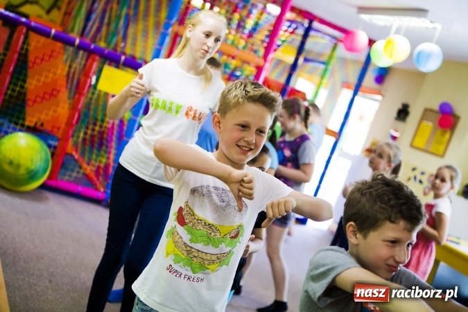 Zdjęcie w galerii na portalu naszraciborz.pl: Klasa na Medal SP 1 bawiła się w Crazy Clubie wiadomości z regionu