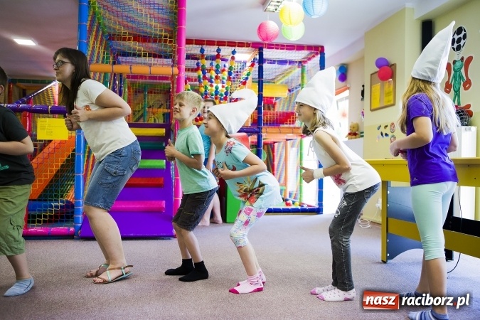 Zdjęcie w galerii na portalu naszraciborz.pl: Klasa na Medal SP 1 bawiła się w Crazy Clubie wiadomości z regionu