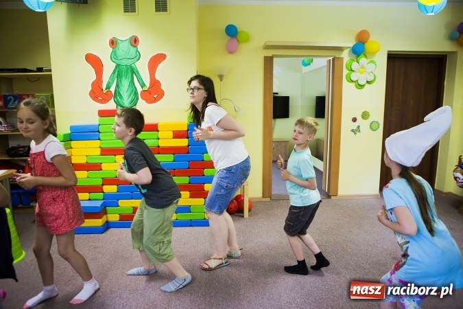 Zdjęcie w galerii na portalu naszraciborz.pl: Klasa na Medal SP 1 bawiła się w Crazy Clubie wiadomości z regionu